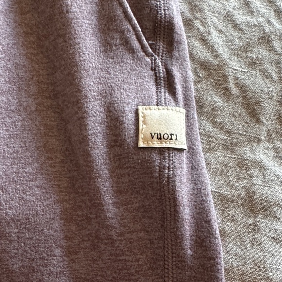 Vuori Performance Joggers in Sawyer Heather Size Large - Picture 2 of 4